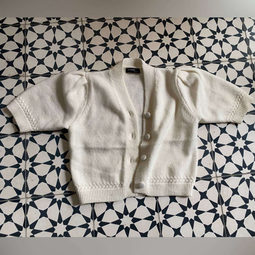 Cream cardigan, looksexactly like the Nono cardigan from Rouje.